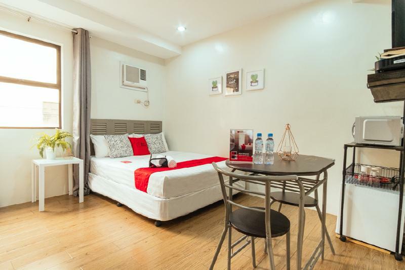Oyo 443 Maria Cristina Arcade Suites Cebu Exteriör bild